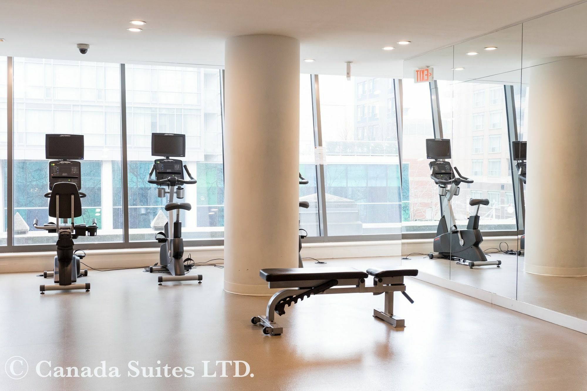 Canada Suites - 832 Bay St. Торонто Экстерьер фото